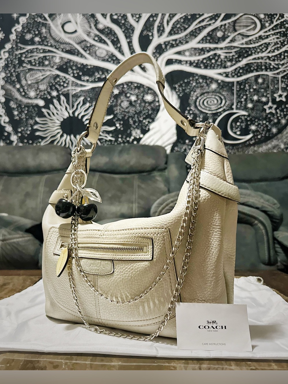 Vintage Coach soho Cream Pebbled Leather Shoulder Bag with Chain Detail - Picture 10 of 15